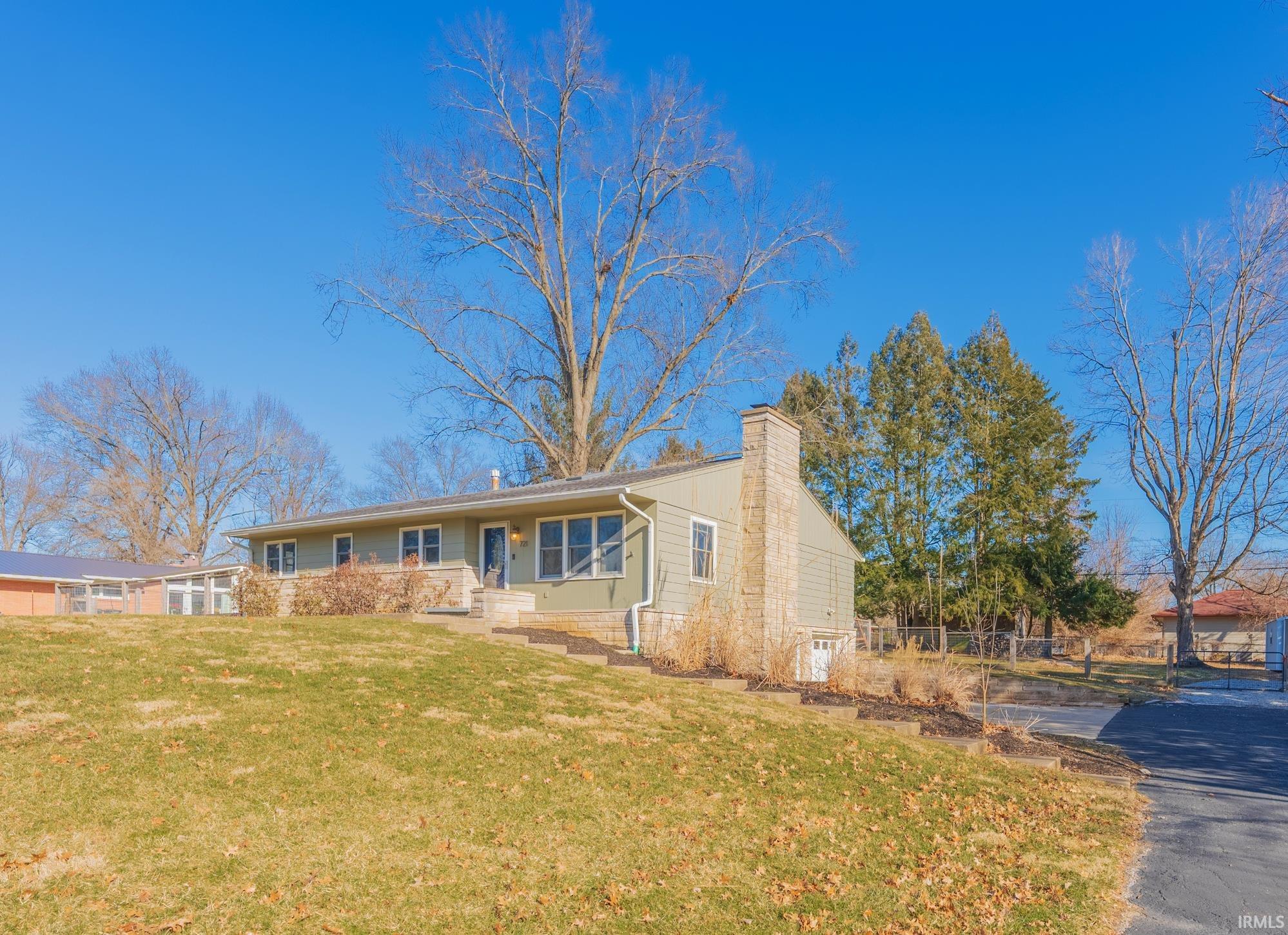 721 South Pleasant Ridge Road Bloomington, IN 47401 - Photo 3 of 36