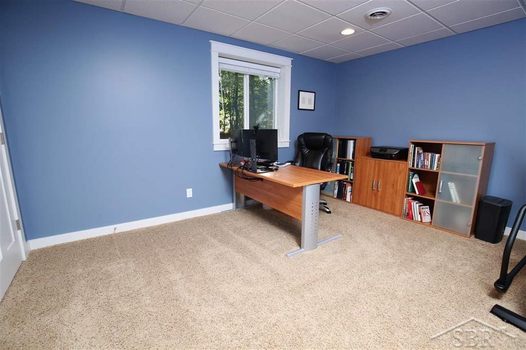 5210 Ridgeview Court Midland, MI 48642 - Photo 20 of 28 50025803-19.JPG