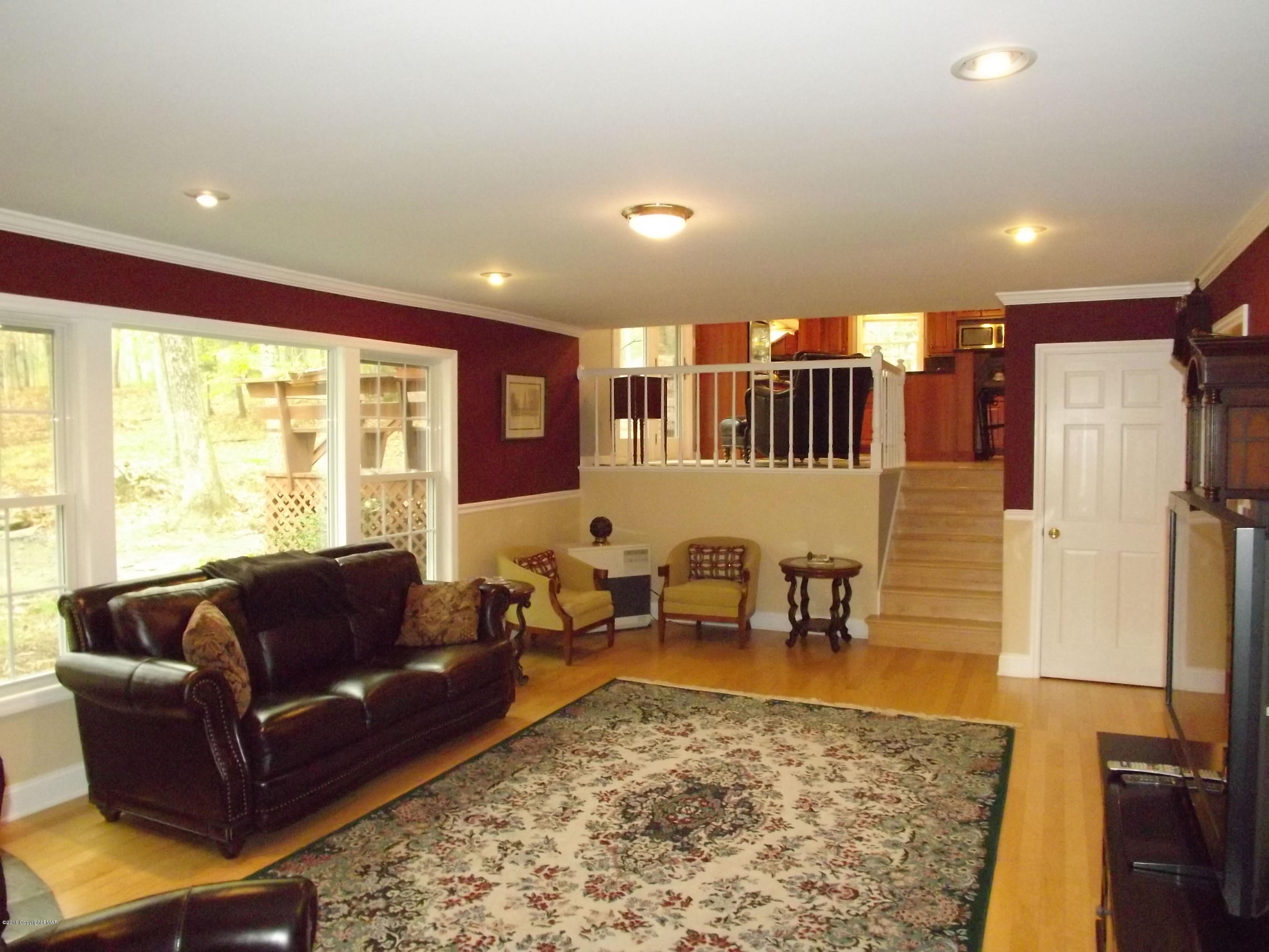 123 Balson Road Stroudsburg, PA 18360 - Photo 4 of 40 Family Room