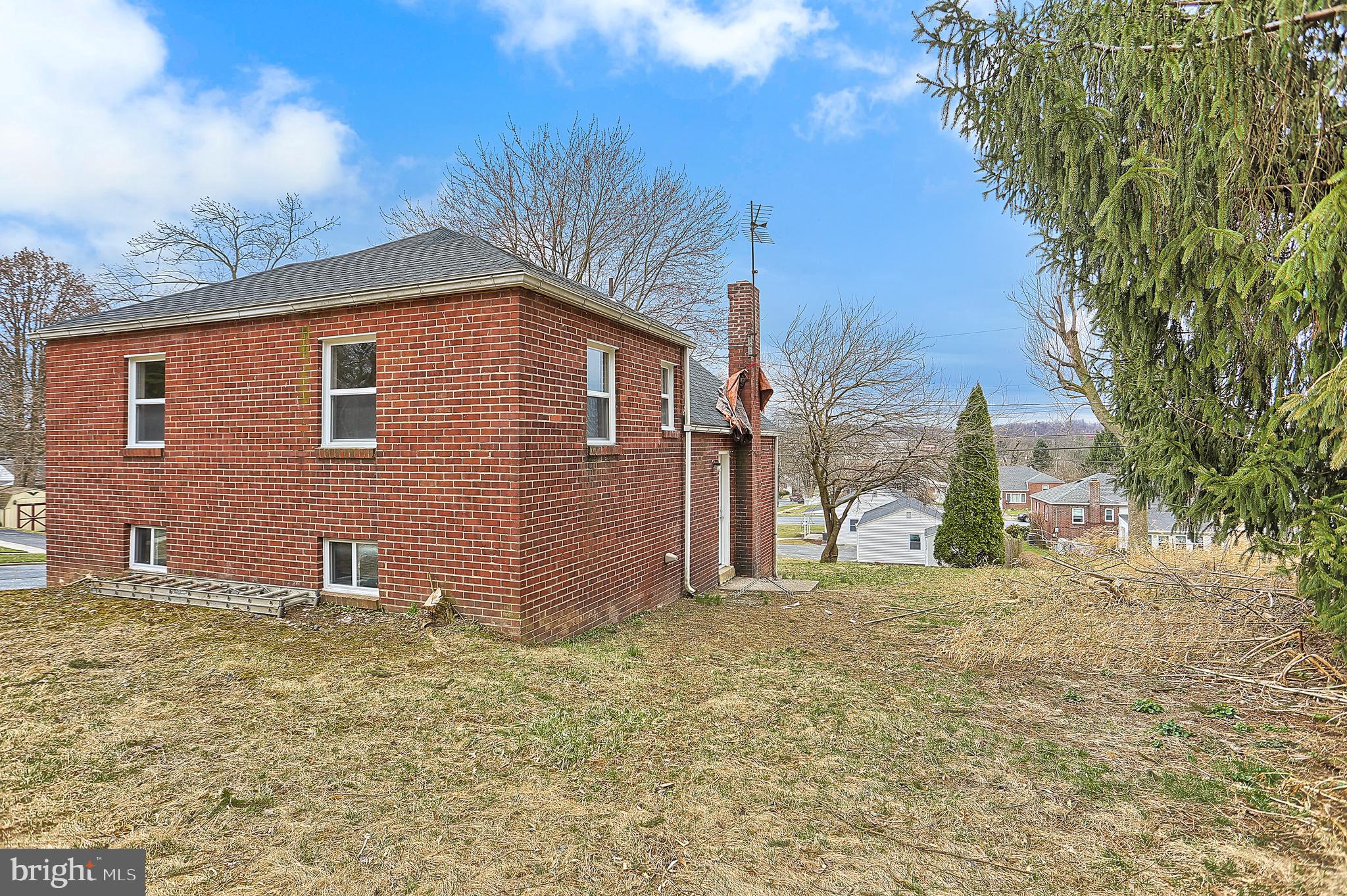 420 Luther Road Harrisburg, PA 17111 - Photo 3 of 28 Gallery Image 3