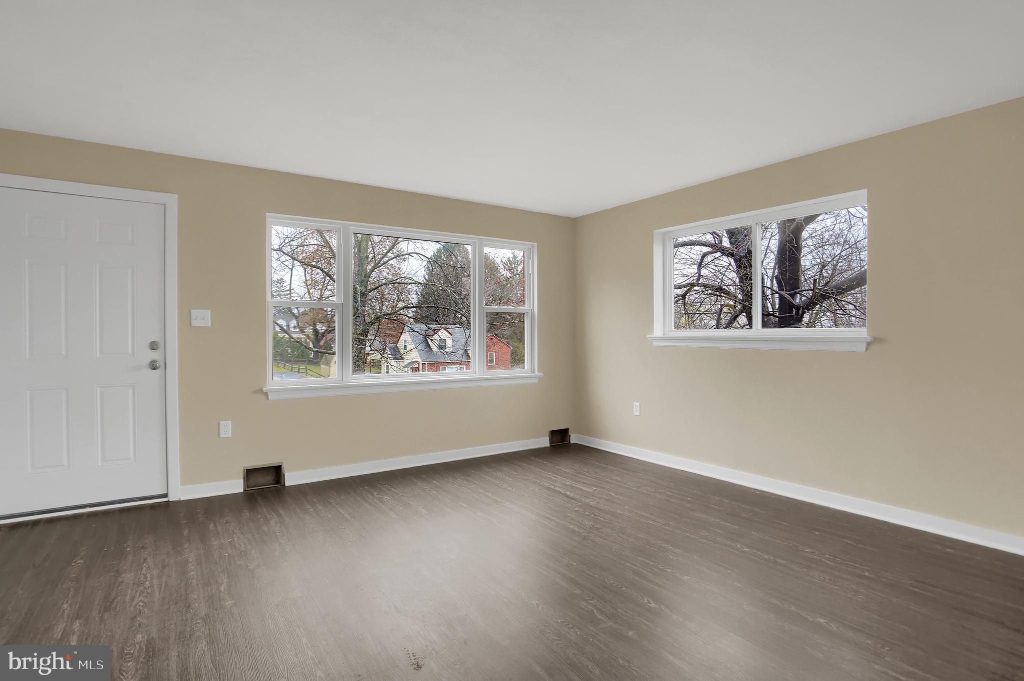 420 Luther Road Harrisburg, PA 17111 - Photo 4 of 28 Gallery Image 4