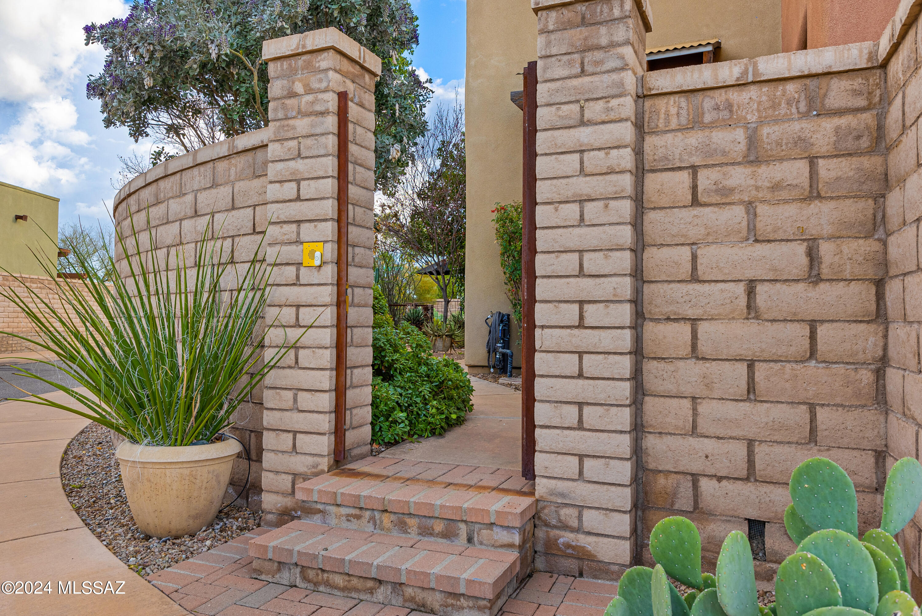 502 East Cedarvale Road Tucson, AZ 85704 - Photo 3 of 35 Gallery Image 3