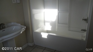 733 Ridge Avenue Hazleton, PA 18202 - Photo 4 of 6 bath