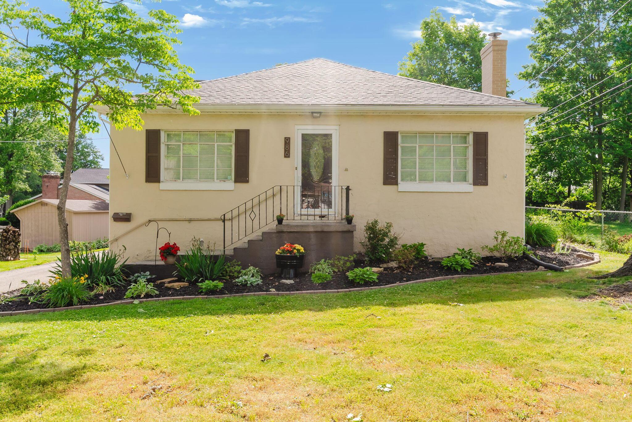 986 Woodland Road Mansfield, OH 44907 - Photo 2 of 62