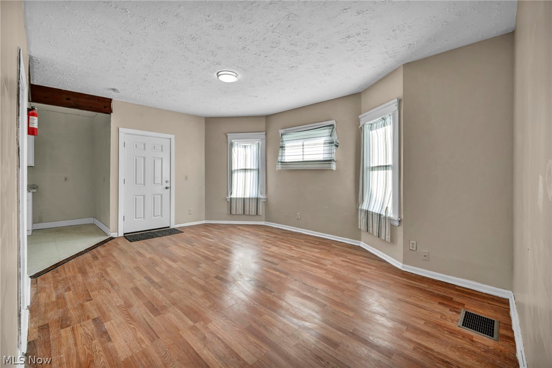 3408 Riverside Avenue Cleveland, OH 44109 - Photo 13 of 40