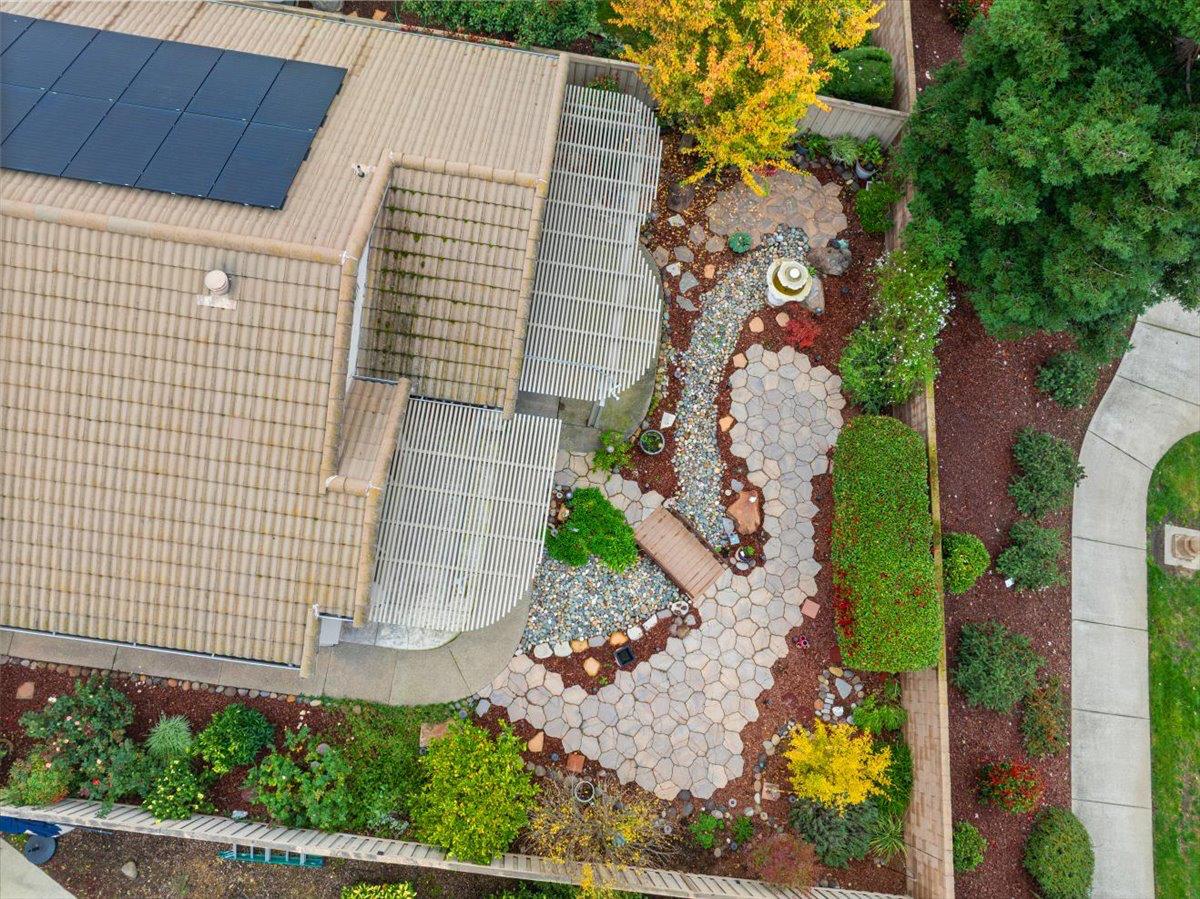 286 Lariat Loop Lincoln, CA 95648 - Photo 27 of 37 a aerial view of a house