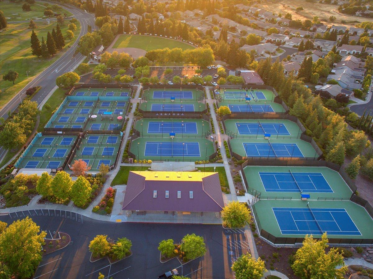 286 Lariat Loop Lincoln, CA 95648 - Photo 33 of 37 a view of a backyard with sitting area