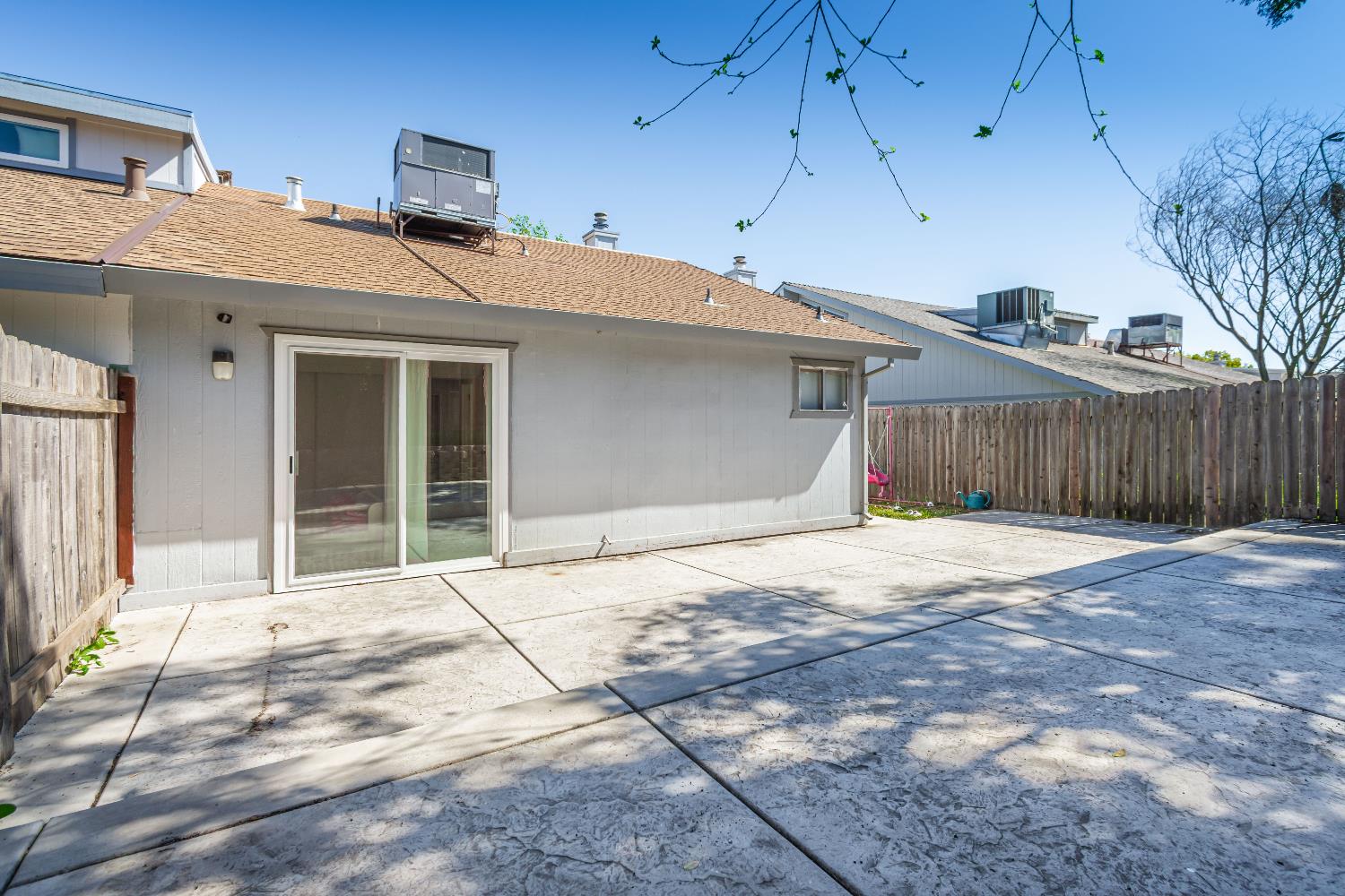 2000 Inglis Way, Unit A Roseville, CA 95678 - Photo 34 of 45 a house with trees in front of it