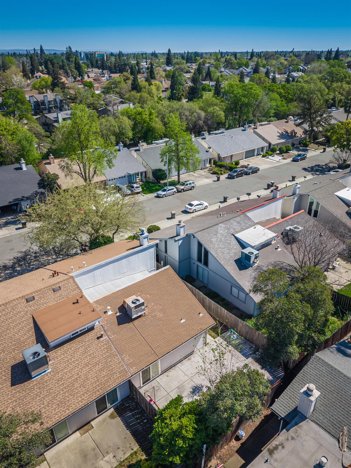 2000 Inglis Way, Unit A Roseville, CA 95678 - Photo 39 of 45 an aerial view of a house with a yard