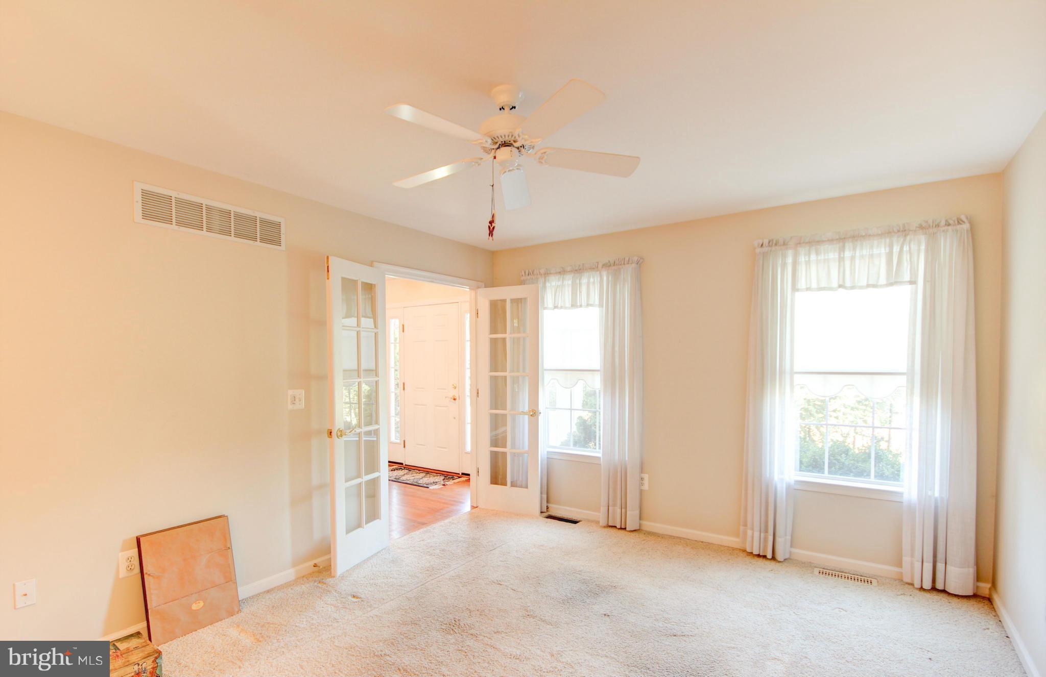 7303 Morgan Road Woodbine, MD 21797 - Photo 13 of 30 Living Room