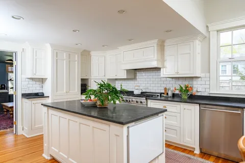 $1,499,000 | 182 South Street, Hingham, MA 02043