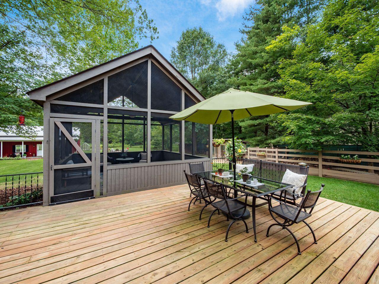 5770 Plumb Road Galena, OH 43021 - Photo 29 of 62 Deck