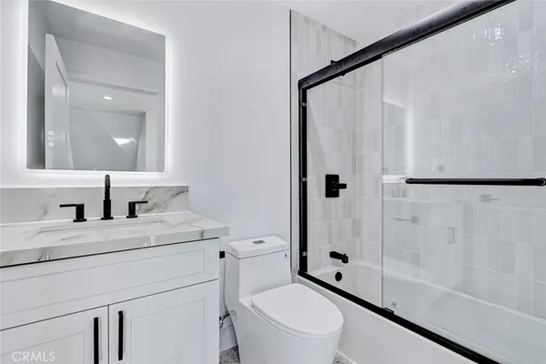 $1,950,000 | 2009 Blossom Lane, Redondo Beach, CA 90278