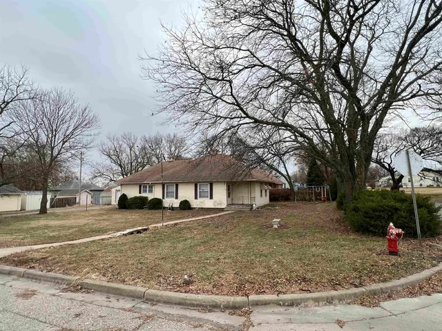 $40,000 | 438 West 5th Street, Florence, KS 66851