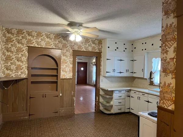 $40,000 | 438 West 5th Street, Florence, KS 66851