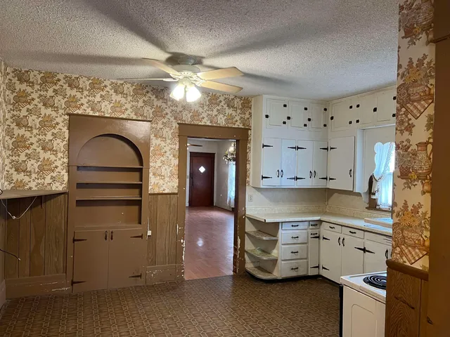 $40,000 | 438 West 5th Street, Florence, KS 66851