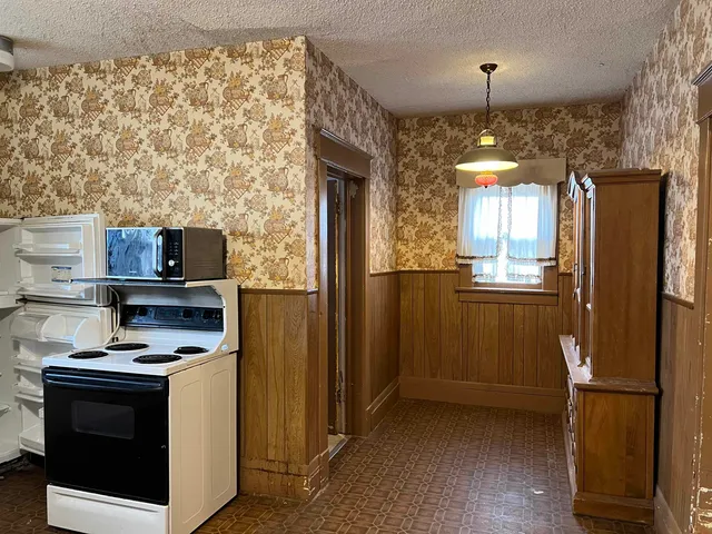 $40,000 | 438 West 5th Street, Florence, KS 66851