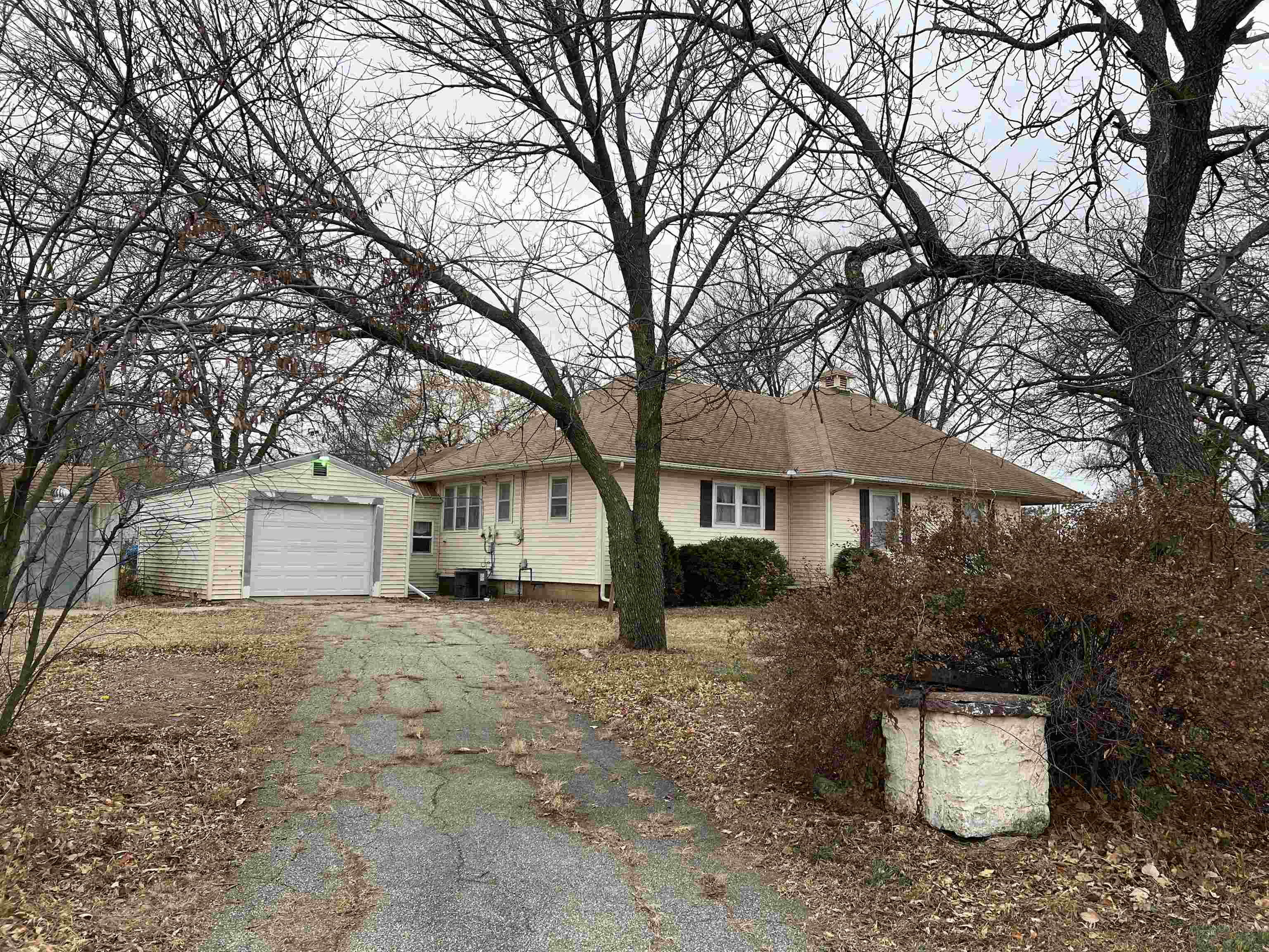 438 West 5th Street Florence, KS 66851 - Photo 4 of 35