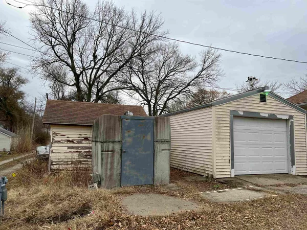$40,000 | 438 West 5th Street, Florence, KS 66851