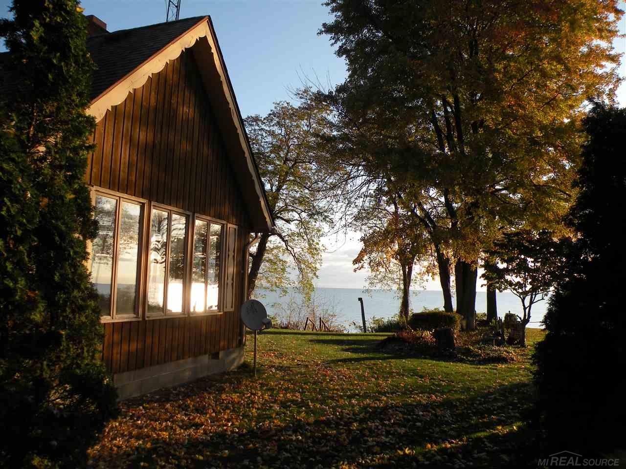 2711 Lakeshore Road Applegate, MI 48401 - Photo 4 of 23