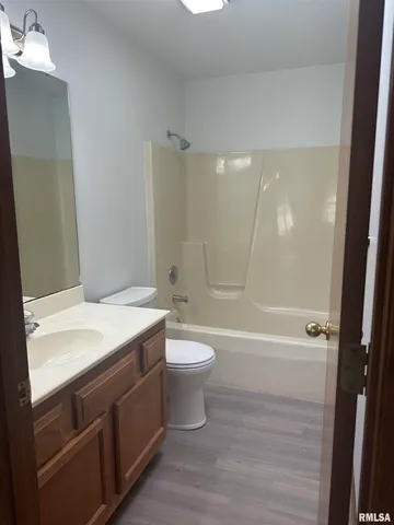 $1,500 | 3130 Cascade Drive, Springfield, IL 62704