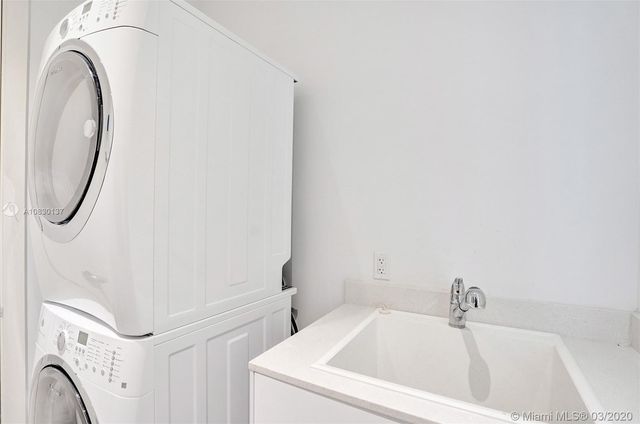 $3,325,000 | 16901 Collins Avenue, Unit 2501, Sunny Isles Beach, FL 33160