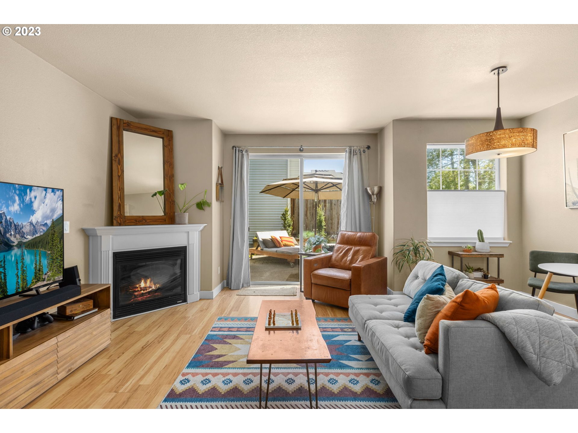 14740 Southwest Redbud Way Beaverton, OR 97007 - Photo 12 of 27 Living Room