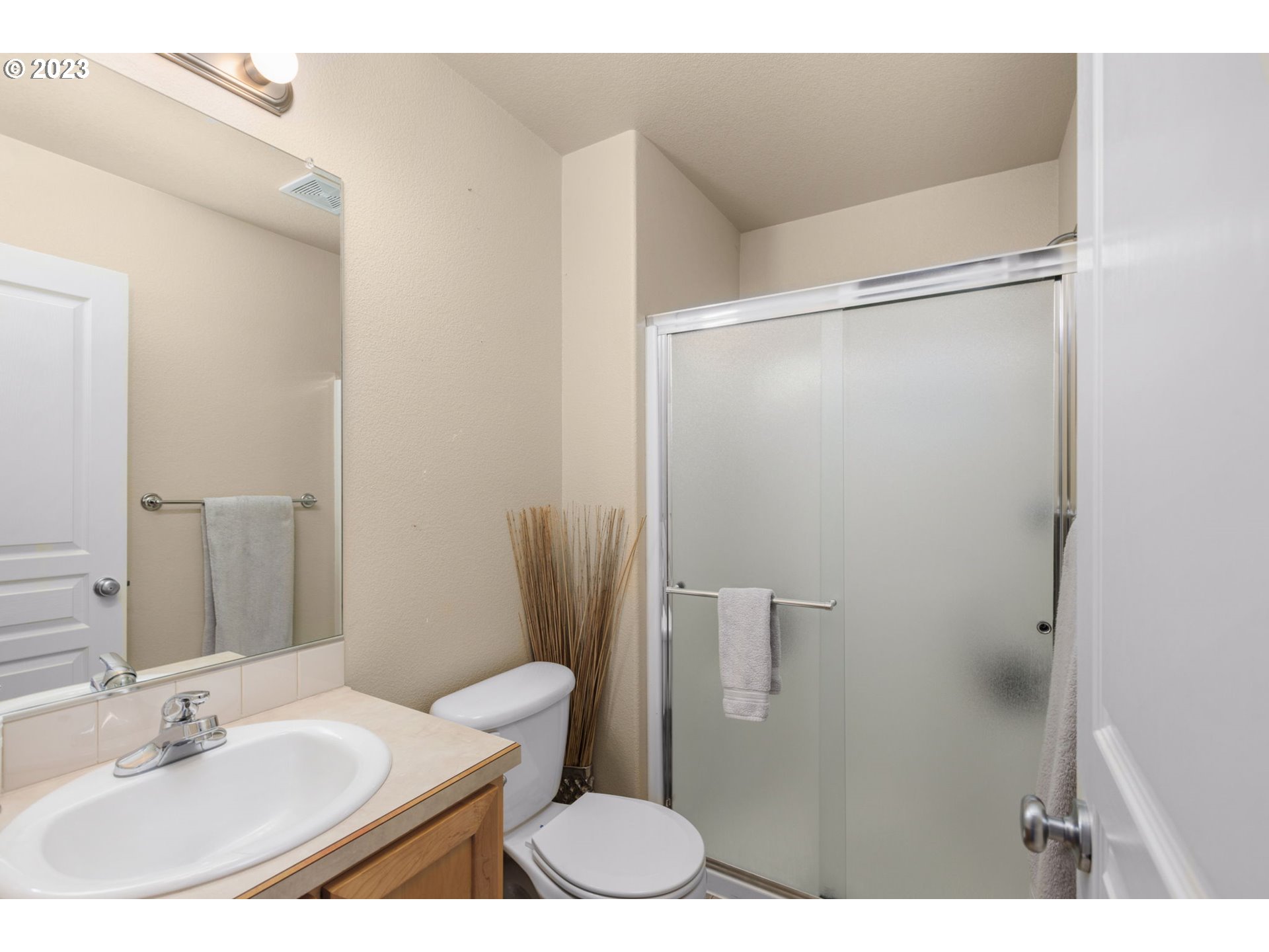 14740 Southwest Redbud Way Beaverton, OR 97007 - Photo 23 of 27 Attached Bathroom