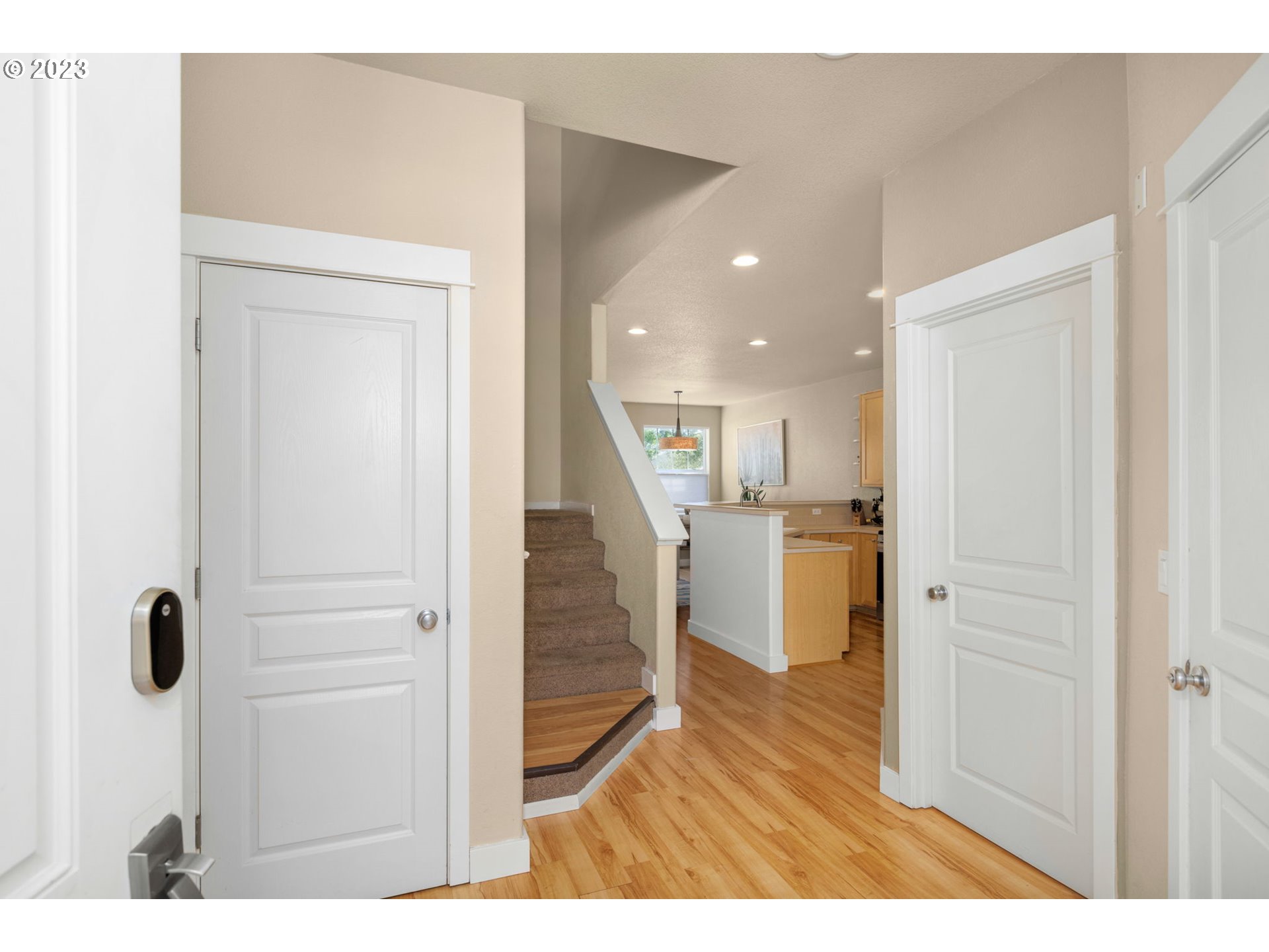 14740 Southwest Redbud Way Beaverton, OR 97007 - Photo 4 of 27 Entrance/Foyer