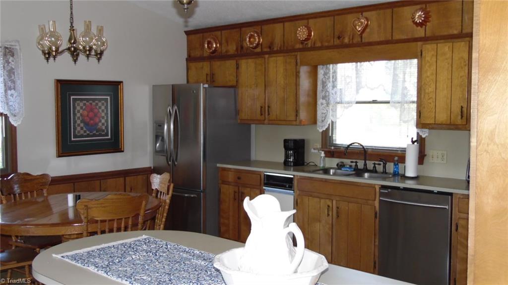 22 River Bend Road Sparta, NC 28675 - Photo 10 of 26 Gallery Image 10