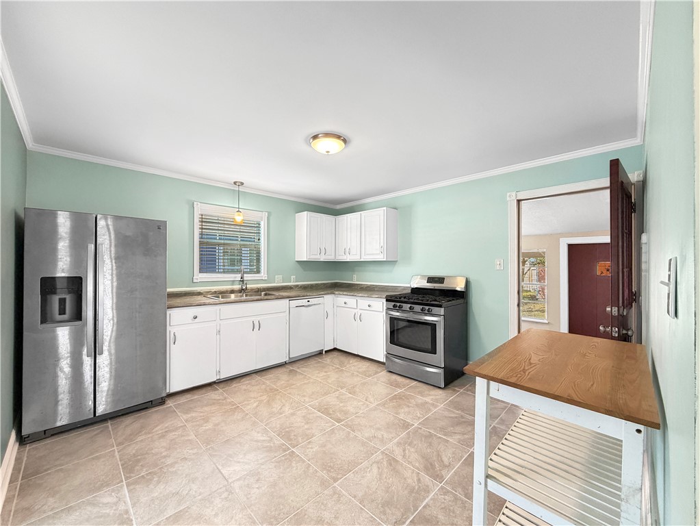 402 Southern Street Corpus Christi, TX 78404 - Photo 17 of 40