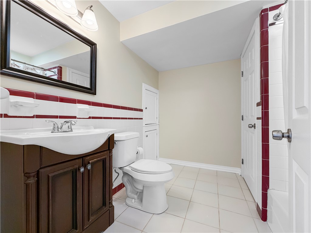 402 Southern Street Corpus Christi, TX 78404 - Photo 23 of 40 Downstairs Bath 1