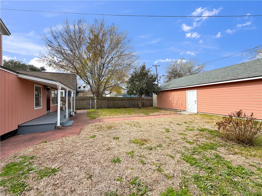 402 Southern Street Corpus Christi, TX 78404 - Photo 34 of 40