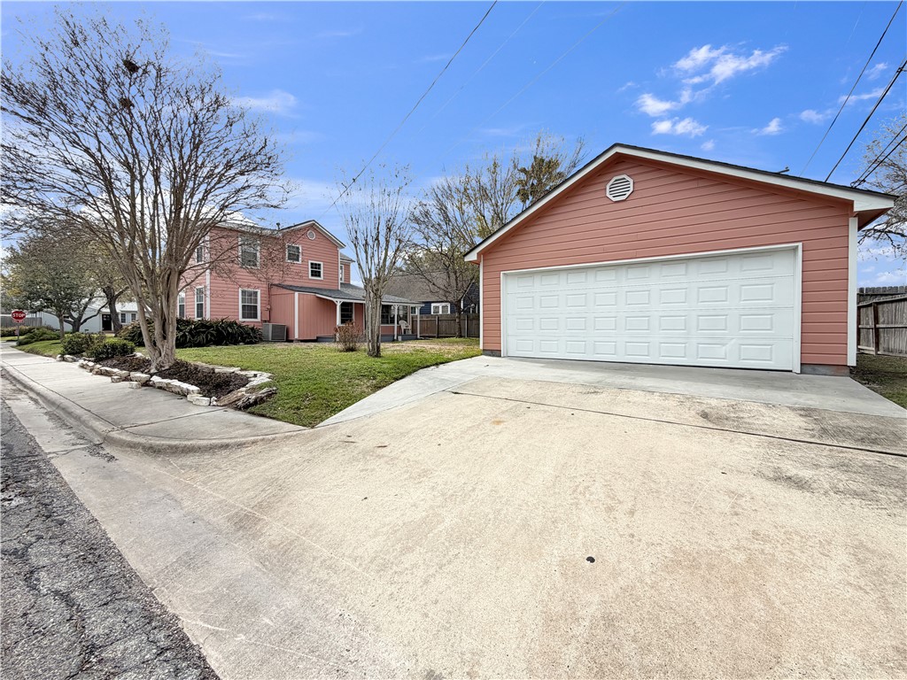 402 Southern Street Corpus Christi, TX 78404 - Photo 4 of 40