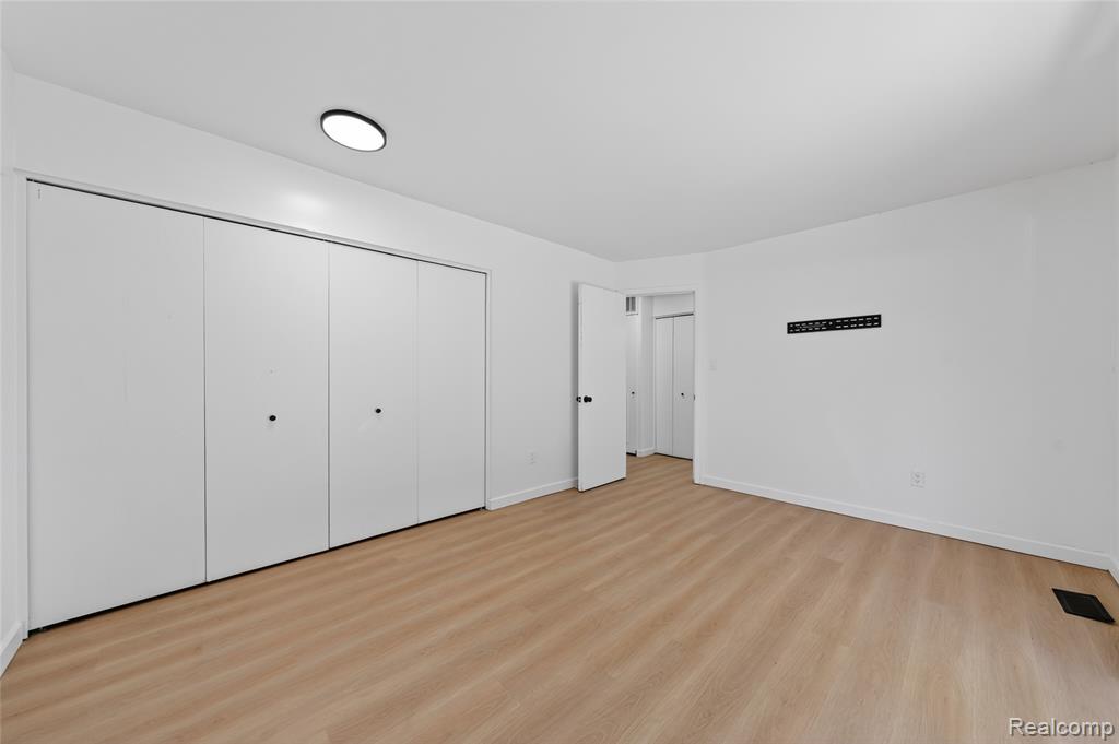 48770 Shelby Road Road, Unit 8 Utica, MI 48317 - Photo 12 of 17