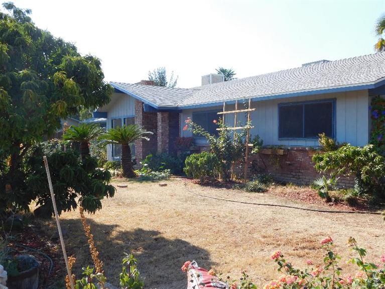 1171 North Steven Avenue Reedley, CA 93654 - Photo 4 of 22 Gallery Image 4