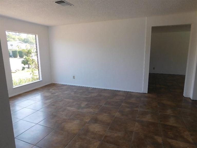 1171 North Steven Avenue Reedley, CA 93654 - Photo 5 of 22 Gallery Image 5