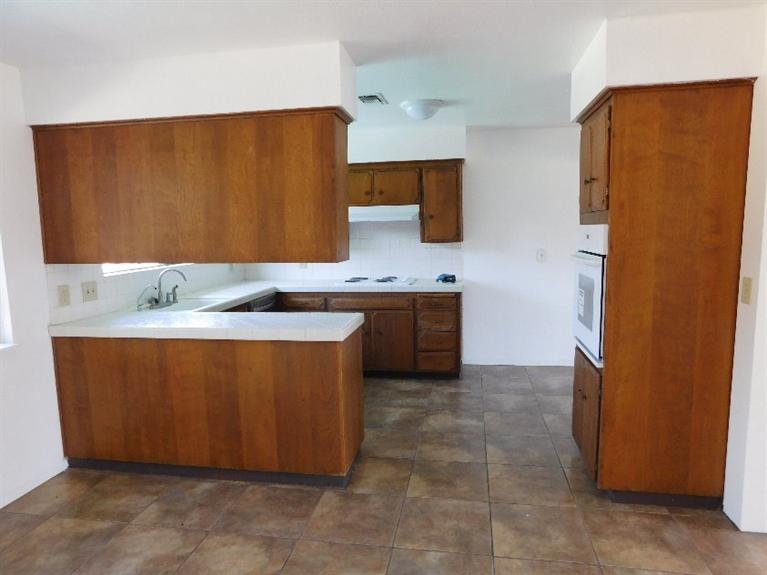 1171 North Steven Avenue Reedley, CA 93654 - Photo 8 of 22 Gallery Image 8