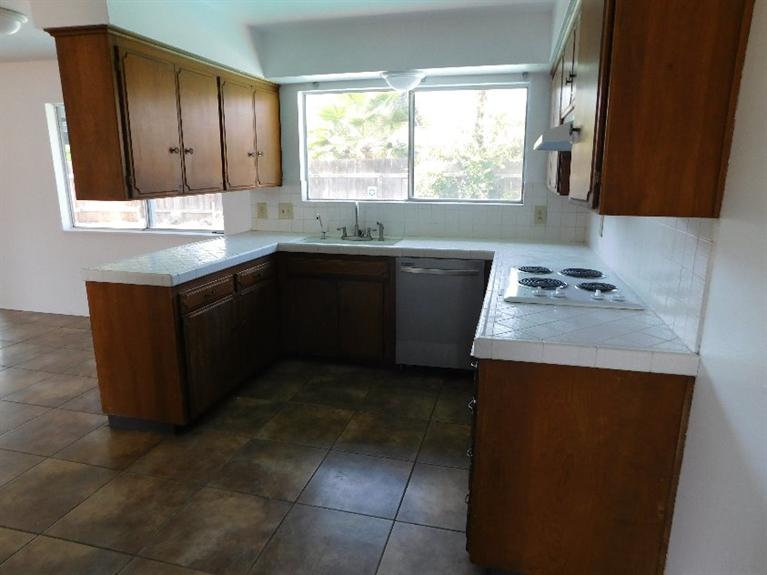 1171 North Steven Avenue Reedley, CA 93654 - Photo 9 of 22 Gallery Image 9