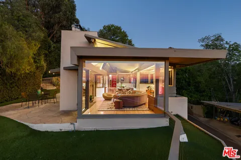 $2,495,000 | 3624 Buena Park Drive, Studio City, CA 91604