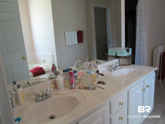 9104 Clubhouse Drive Foley, AL 36535 - Photo 29 of 31 Master Bath