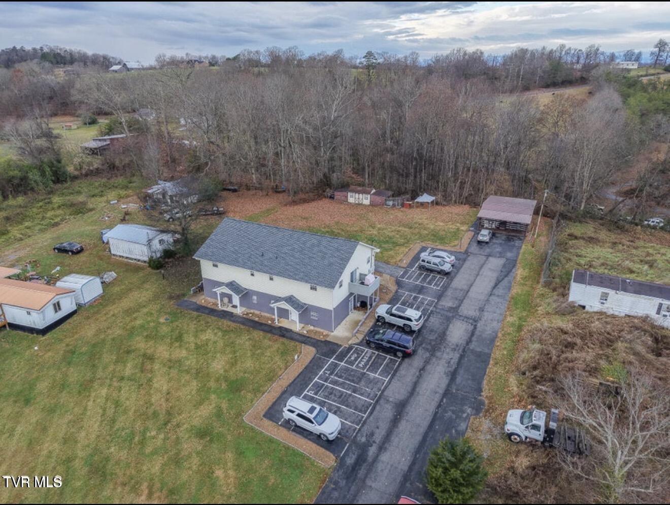 740 Sunnyside Road, Unit 2 Greeneville, TN 37743 - Photo 4 of 12 IMG_9139
