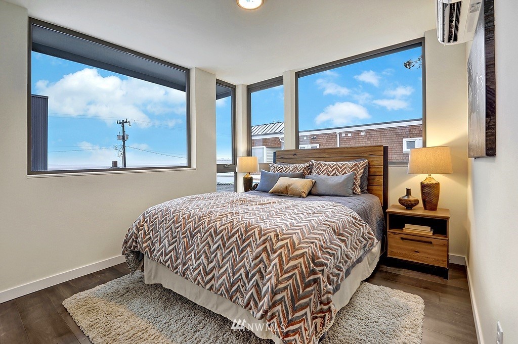 1706 Alki Avenue Southwest, Unit B Seattle, WA 98116 - Photo 8 of 12
