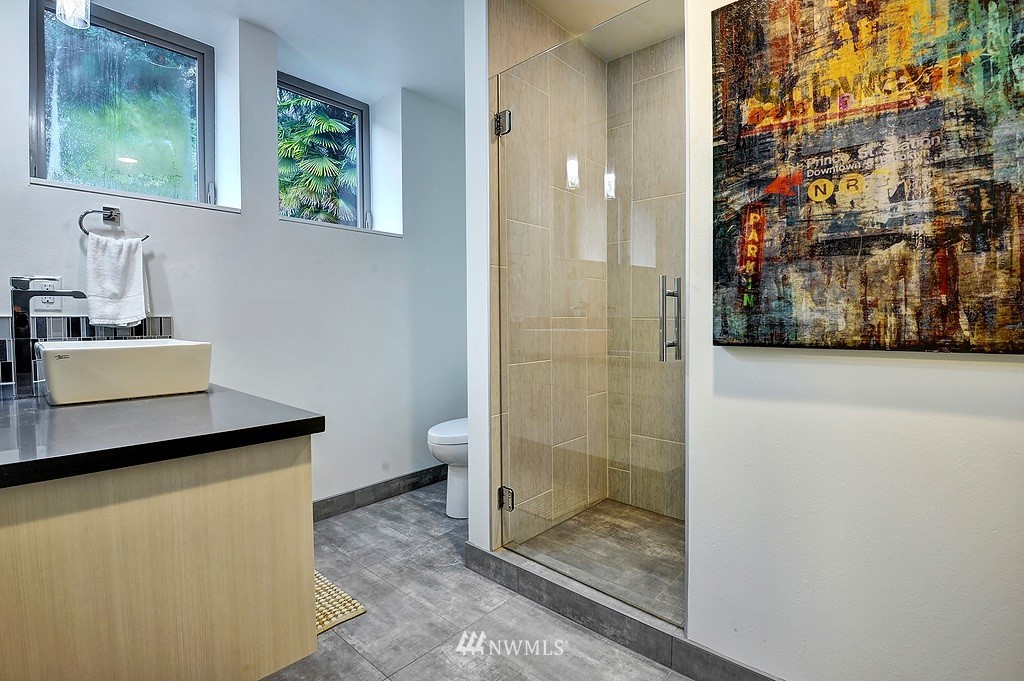 1706 Alki Avenue Southwest, Unit B Seattle, WA 98116 - Photo 10 of 12