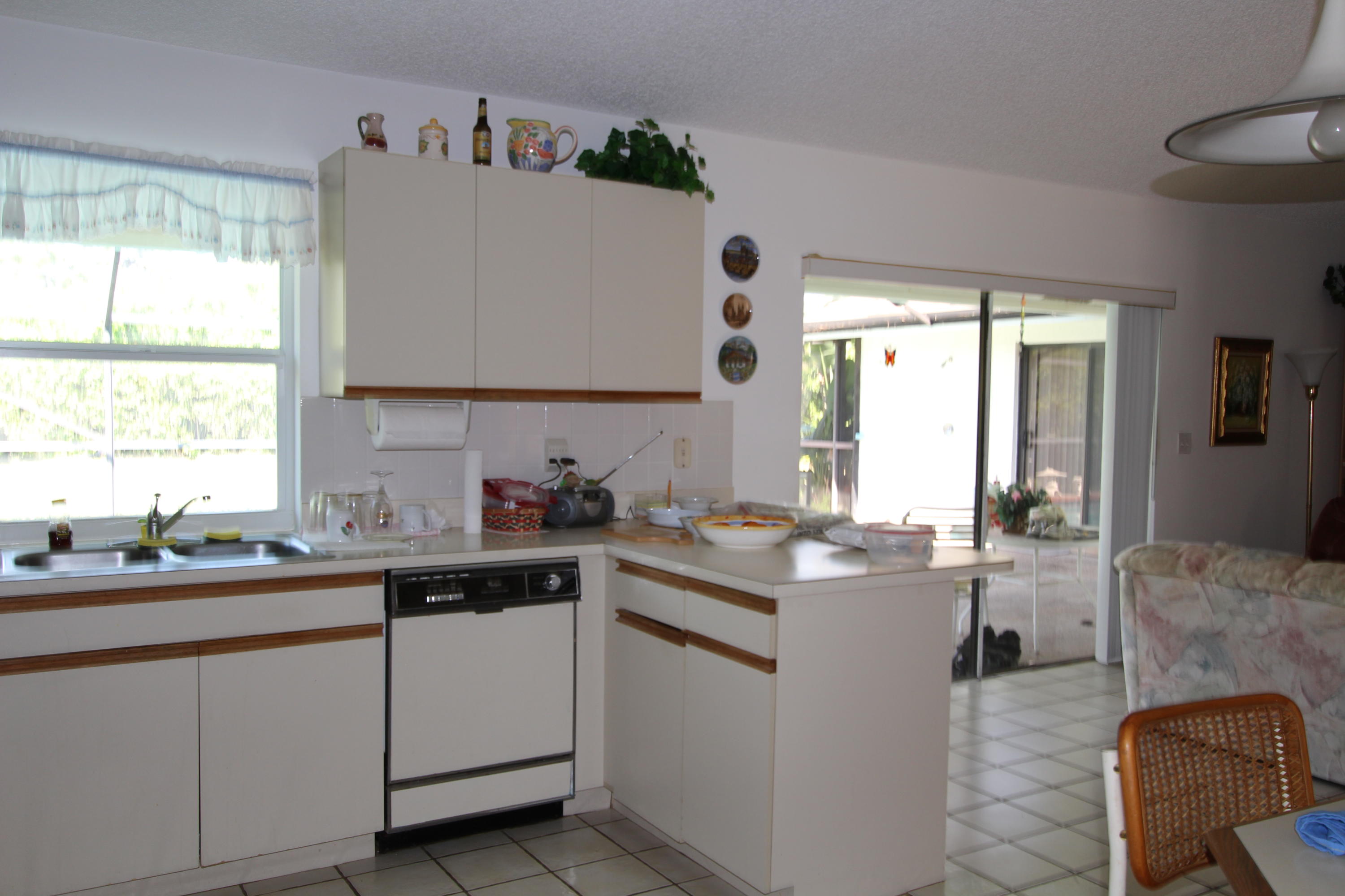 23349 Lago Mar Circle Boca Raton, FL 33433 - Photo 5 of 23 kitchen