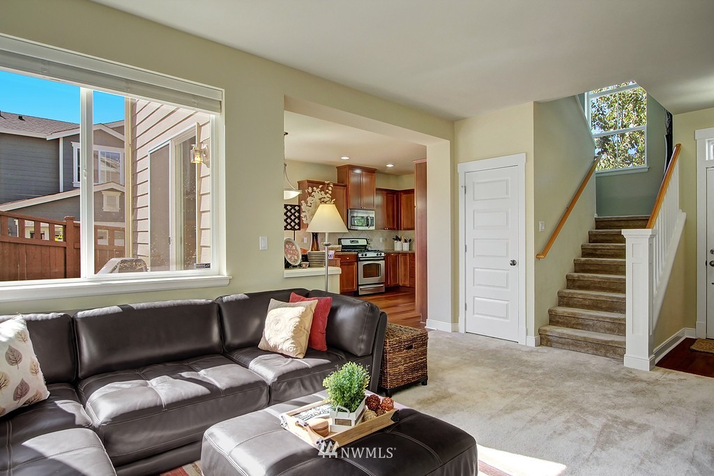 3818 183rd Place Southeast Bothell, WA 98012 - Photo 4 of 18 Gallery Image 4