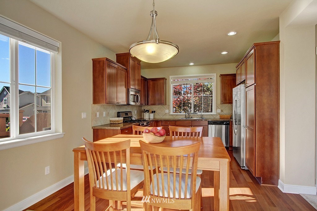 3818 183rd Place Southeast Bothell, WA 98012 - Photo 5 of 18 Gallery Image 5