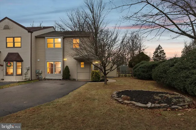 $425,000 | 631 Whittier Drive, Warminster, PA 18974