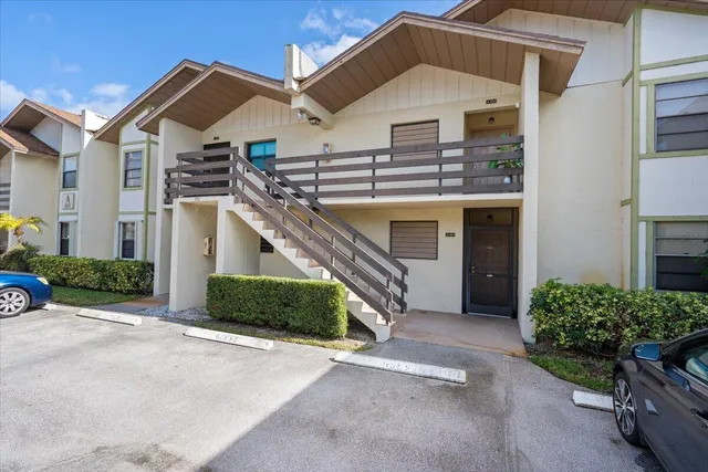 $219,999 | 1811 Southwest Palm City Road, Unit A202, Stuart, FL 34994