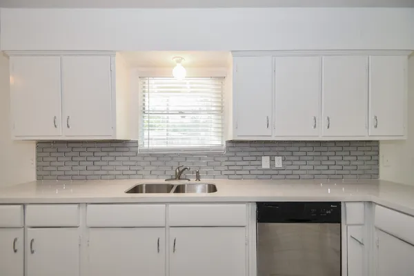 $2,500 | 5330 Windswept Lane, Houston, TX 77056